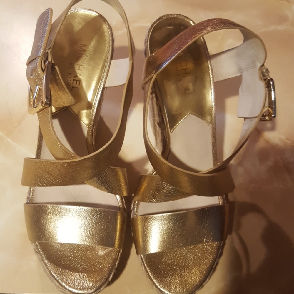Michael Kors Giovanna Wedges 💫